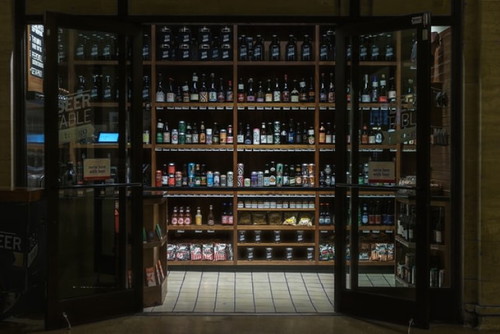 May malapit bang sari-sari store sa inyo?