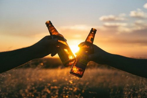 Naniniwala ka ba sa kasabihan na "kapag may alak, may balak?"