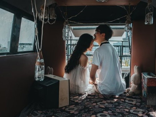 How long did you know your partner before getting married?