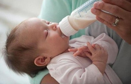 Berapa kerap perlu susukan bayi baru lahir? Baca sini
<a href='https://community.theasianparent.com/q/morning-ibu-ibu-tapbuat-ibu-baru-anda-pasti-tidak-beberapa-pasti-mengenai-pe/2814174' target='_blank' >https://community.theasianparent.com/q/morning-ibu-ibu-tapbuat-ibu-baru-anda-pasti-tidak-beberapa-pasti-mengenai-pe/2814174</a>