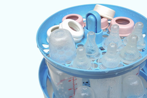 Adakah penggunaan 'sterilizer' untuk botol bayi bagus? Baca sini <a href='https://my.theasianparent.com/alat-sterilisasi-terbaik' target='_blank' >https://my.theasianparent.com/alat-sterilisasi-terbaik</a>