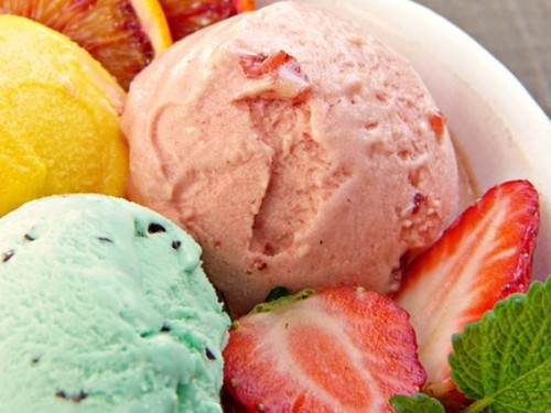 Can babies under 12 months be fed ice cream?