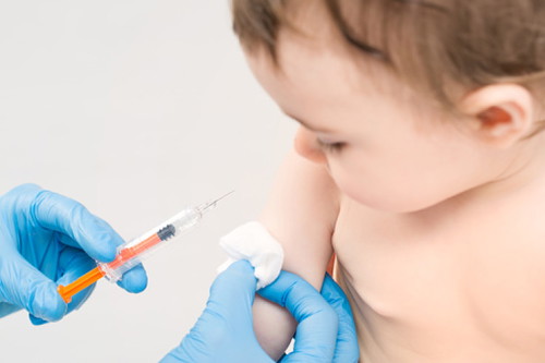 Ano'ng dapat gawin kay baby after ng injection?