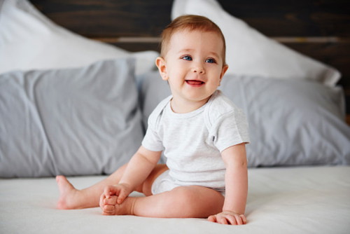 Sino ang unang nagigising sa umaga? Ikaw o si baby?