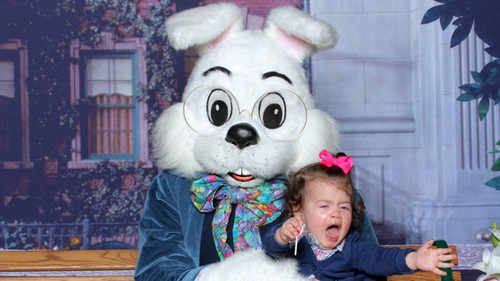 Takot ba sa mga mascot ang baby mo?