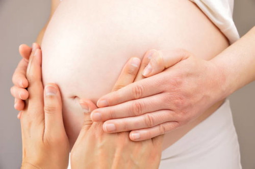 Does your husband love to rub your tummy?