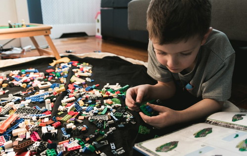 Mainan pembelajaran untuk anak: <a href='https://my.theasianparent.com/lego-set-kids' target='_blank' >https://my.theasianparent.com/lego-set-kids</a>