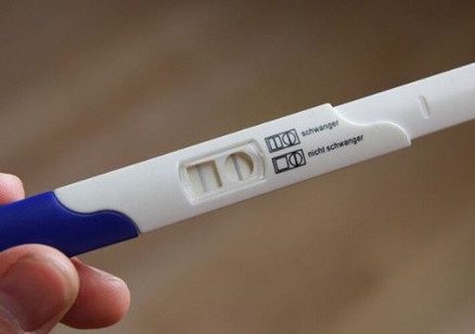 ตรวจยังไงถึงรู้ว่าท้อง <a href='https://th.theasianparent.com/how-to-read-pregnancy-test-kit' target='_blank' >https://th.theasianparent.com/how-to-read-pregnancy-test-kit</a>