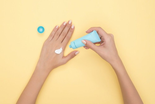 Cek <a href='https://id.theasianparent.com/sunblock-anak' target='_blank' >https://id.theasianparent.com/sunblock-anak</a> pilihan sunblock anak untuk lindungi kulit si kecil dari matahari.