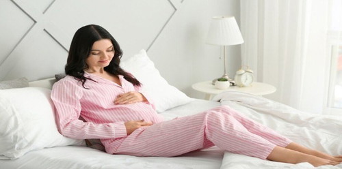 Cek <a href='https://cutt.ly/XnJiL1A' target='_blank' rel='nofollow'>https://cutt.ly/XnJiL1A</a> pilihan piyama kece dan nyaman untuk beraktivitas di rumah.