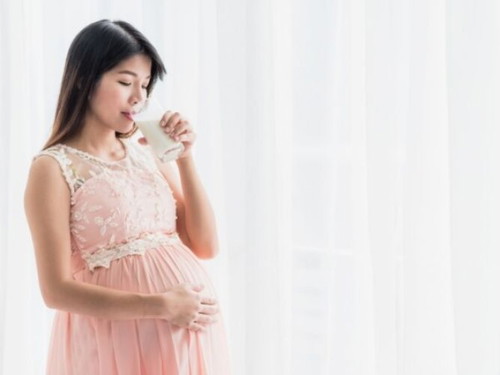 Find out the answer here:
<a href='https://sg.theasianparent.com/why-drinking-electrolytes-while-pregnant-is-a-good-idea-for-women' target='_blank' >https://sg.theasianparent.com/why-drinking-electrolytes-while-pregnant-is-a-good-idea-for-women</a>