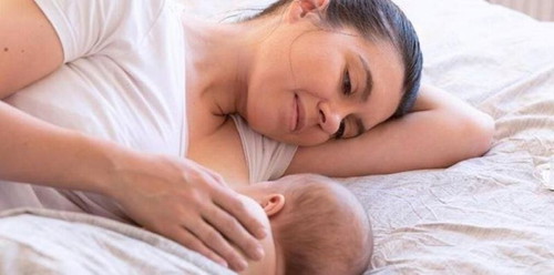 Cek <a href='https://id.theasianparent.com/direct-breastfeeding?utm_source=apppoll&utm_medium=app-internal-organic&utm_campaign=id' target='_blank' >https://id.theasianparent.com/direct-breastfeeding?utm_source=apppoll&utm_medium=app-internal-organic&utm_campaign=id</a> untuk tau manfaat DBF buat Ibu dan juga si kecil.