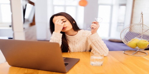 Cek <a href='https://id.theasianparent.com/obat-tetes-mata' target='_blank' >https://id.theasianparent.com/obat-tetes-mata</a> pilihan obat tetes mata sesuai keluhan. Jangan sampai salah pilih ya!