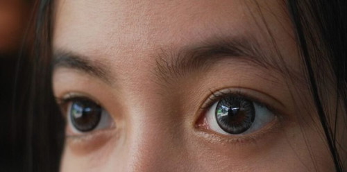 Cek yuk <a href='https://id.theasianparent.com/softlens-yang-bagus' target='_blank' >https://id.theasianparent.com/softlens-yang-bagus</a> rekomendasi softlens untuk percantik matamu.