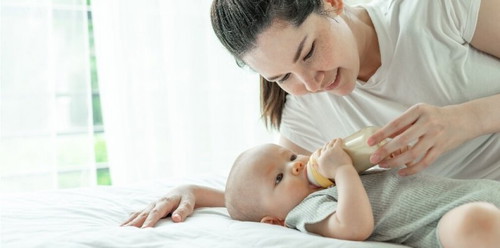 Yuk cek <a href='https://id.theasianparent.com/susu-formula-0-6-bulan' target='_blank' >https://id.theasianparent.com/susu-formula-0-6-bulan</a> rekomendasi sufor untuk bayi 0-6 bulan.