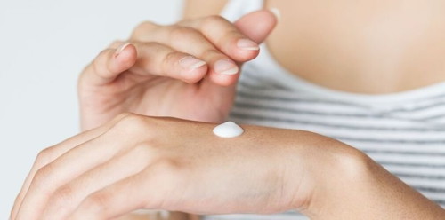 Cek <a href='https://id.theasianparent.com/hand-cream-yang-bagus' target='_blank' >https://id.theasianparent.com/hand-cream-yang-bagus</a> pilihan hand cream untuk haluskan kulit tanganmu.