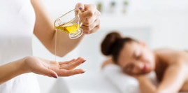 Cek <a href='https://id.theasianparent.com/minyak-pijat-alami' target='_blank' >https://id.theasianparent.com/minyak-pijat-alami</a> rekomendasi minyak pijat alami yang aman juga untuk bumil.