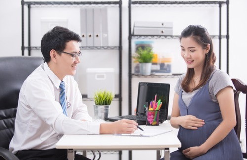 สูติแพทย์ หรือ สูตินรีเวช เป็นแพทย์ที่มีความเชี่ยวชาญในเรื่องของการคลอดบุตร และการให้การรักษาแก่สตรีที่อยู่ระหว่างการตั้งครรภ์ 👉🏻👉🏻👉🏻 <a href='https://theasianparent.page.link/q7xavkDBsHm33K2y9' target='_blank' rel='nofollow'>https://theasianparent.page.link/q7xavkDBsHm33K2y9</a>