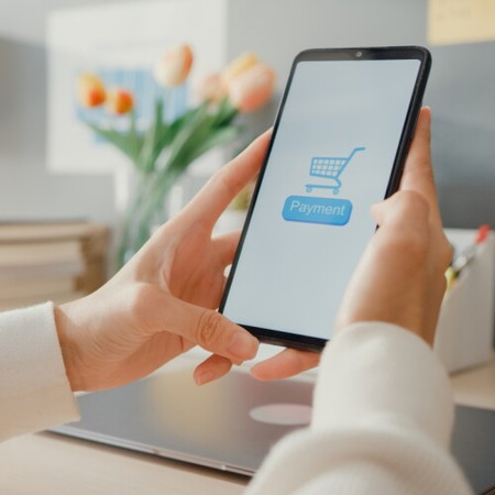 Moms, dads, saan ka madalas mag online shopping? Shopee o Lazada? At bakit?