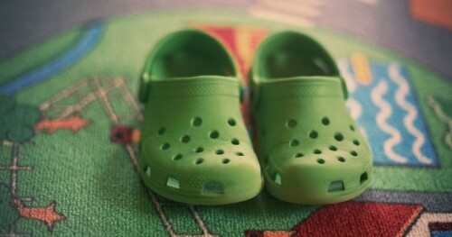 Crocs Stuck In Escalator 😰