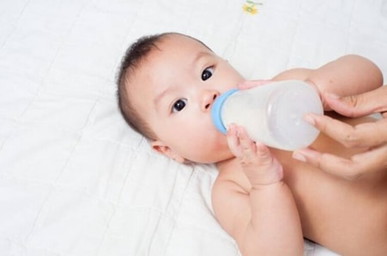 Tak perlu ragu lagi kalau si kecil punya alergi, Parents bisa berikan susu yang hipoalergenik berikut ini: <a href='https://id.theasianparent.com/susu-formula-hypoallergenic' target='_blank' >https://id.theasianparent.com/susu-formula-hypoallergenic</a>