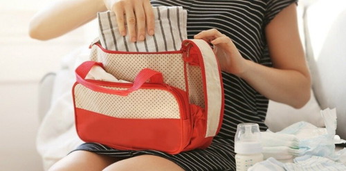 Diaper bag terbaik menjadi daftar wajib yang jangan sampai terlupakan. Ini referensinya untuk Parents: <a href='https://id.theasianparent.com/diaper-bag-terbaik' target='_blank' >https://id.theasianparent.com/diaper-bag-terbaik</a>