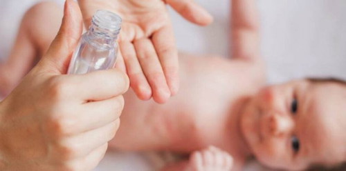 Cek testimoni dan rekomendasi Parents lain di artikel ini, ya: <a href='https://id.theasianparent.com/minyak-telon' target='_blank' >https://id.theasianparent.com/minyak-telon</a>