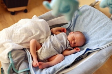 Jangan sampai salah pilih produk bouncer untuk si kecil. Cek rekomendasinya dari kami berikut ini, yuk: <a href='https://id.theasianparent.com/bouncer-bayi' target='_blank' >https://id.theasianparent.com/bouncer-bayi</a>