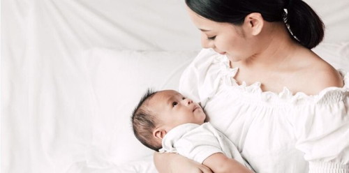 Cek rekomendasinya dari kami, ya: <a href='https://id.theasianparent.com/perlengkapan-menyusui' target='_blank' >https://id.theasianparent.com/perlengkapan-menyusui</a>