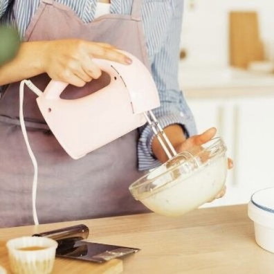 Cek rekomendasi produk dan tipsnya: <a href='https://id.theasianparent.com/hand-mixer-terbaik' target='_blank' >https://id.theasianparent.com/hand-mixer-terbaik</a>