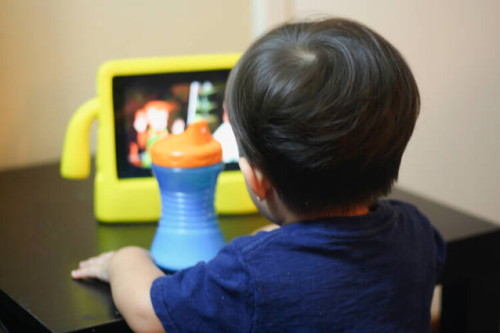👉 <a href='https://ph.theasianparent.com/screen-time-for-toddlers' target='_blank' >https://ph.theasianparent.com/screen-time-for-toddlers</a>