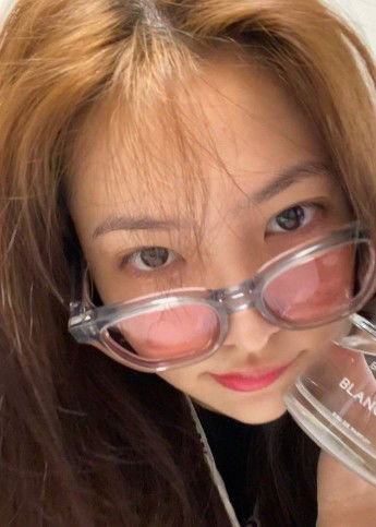 jjearandra anastasia profile icon