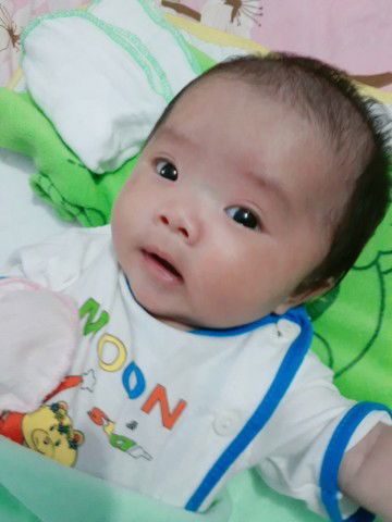 bé thức trắng đêm