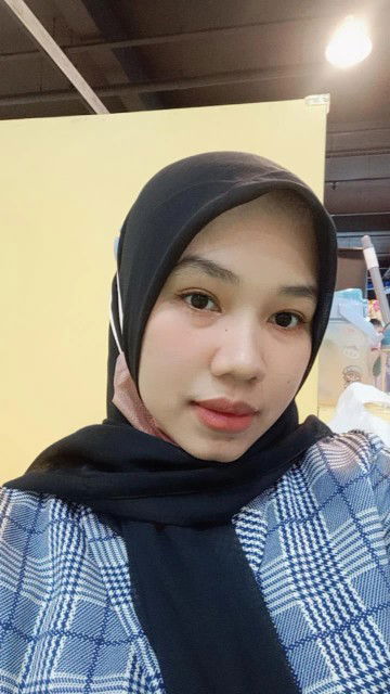 selfy indah  profile icon