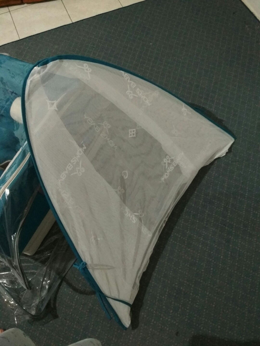 Help Nutup Kelambu Bayi