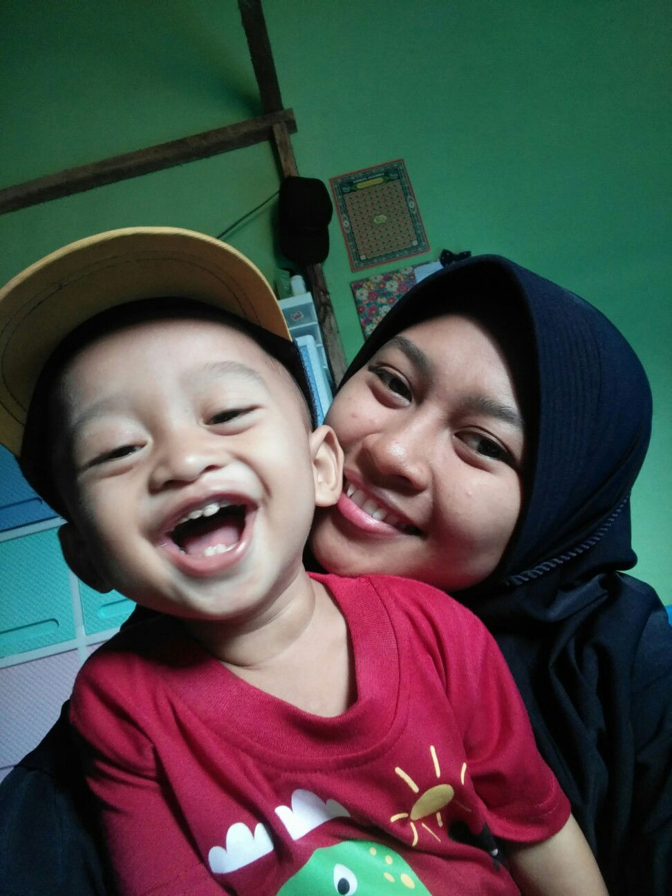 Nurinti hani fauziah profile icon