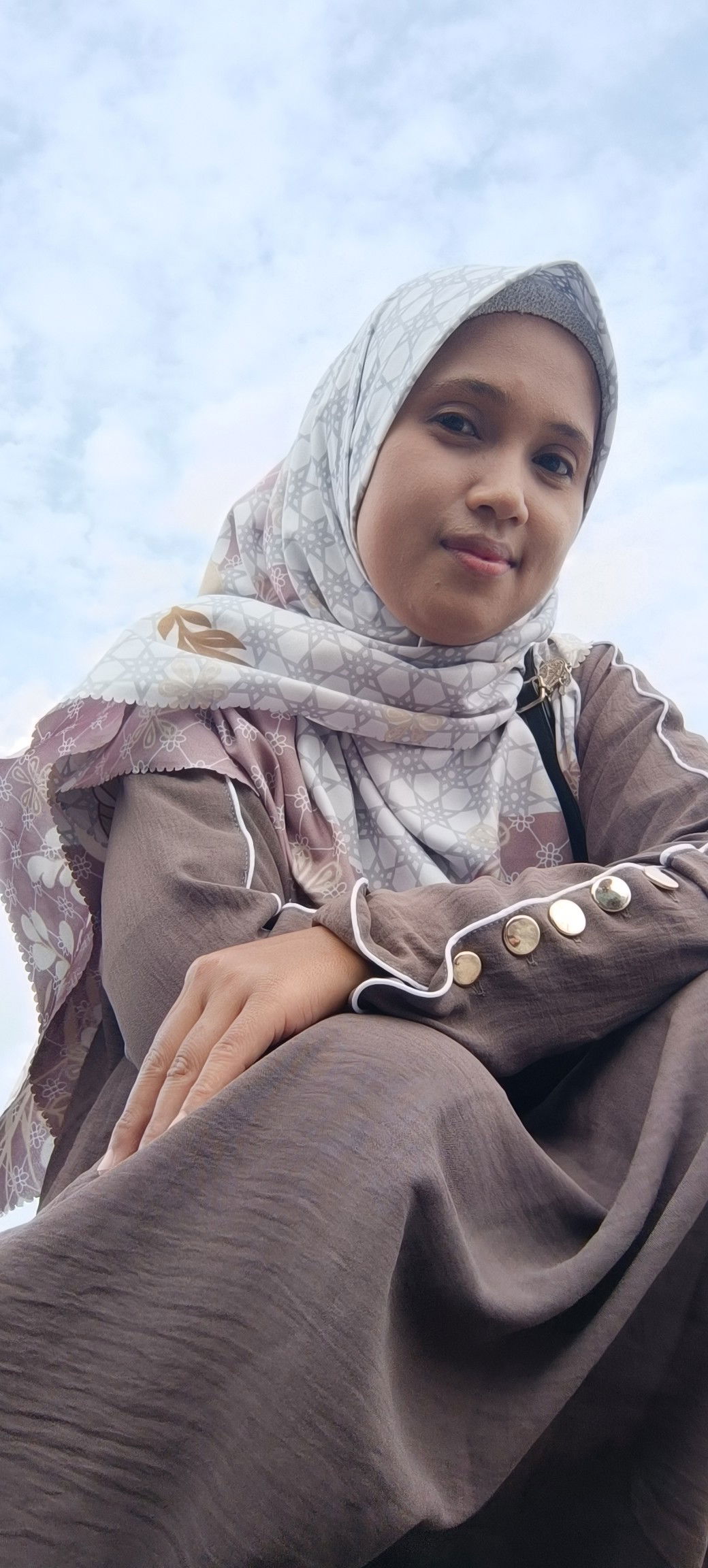 heni oktavia profile icon