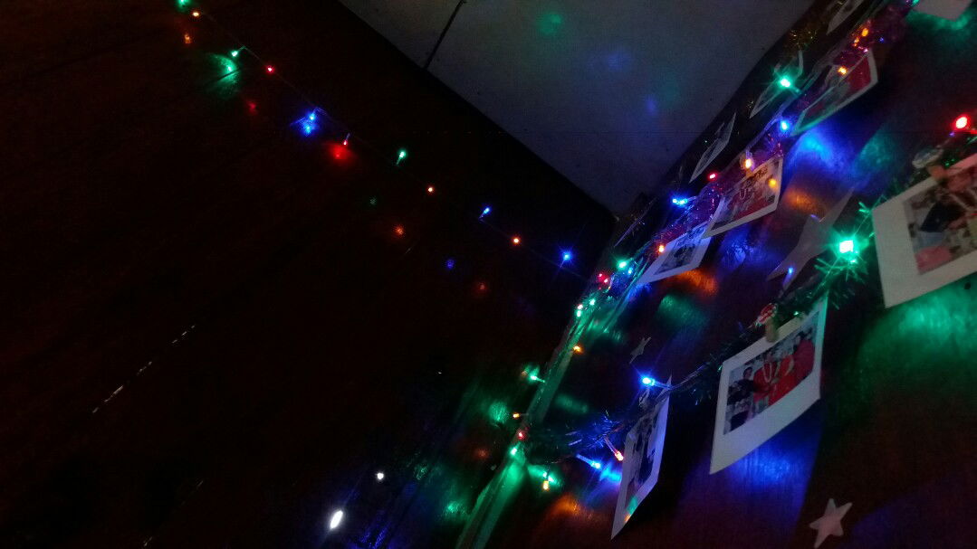 bayi suka lampu kelap kelip