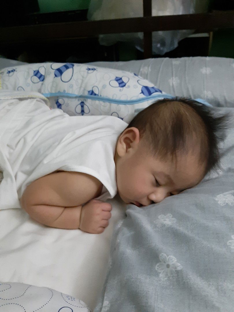 sleeping position ni baby