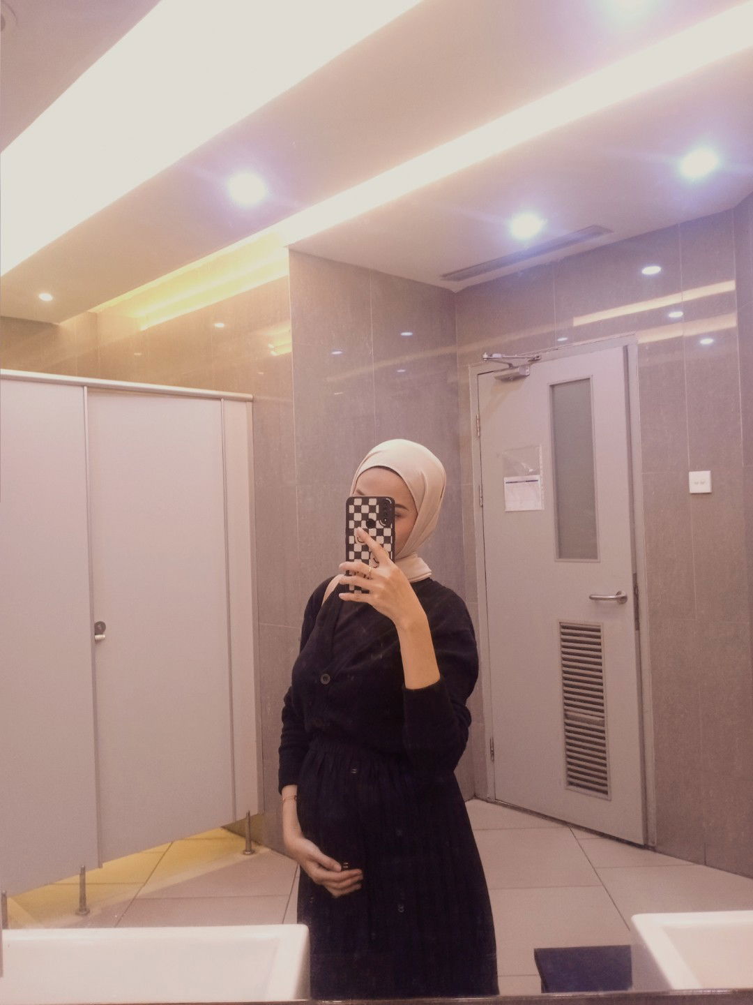 Qisthi Rachmanie profile icon