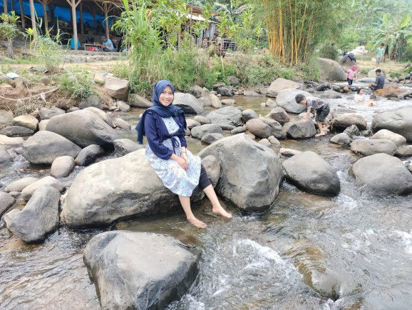 Etika Indah Saptari profile icon