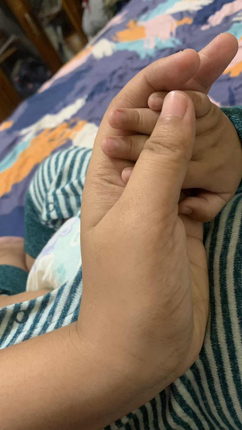 kuku bayi 4 bulan ungu di ujung