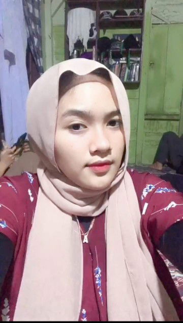 Rhena elriee profile icon