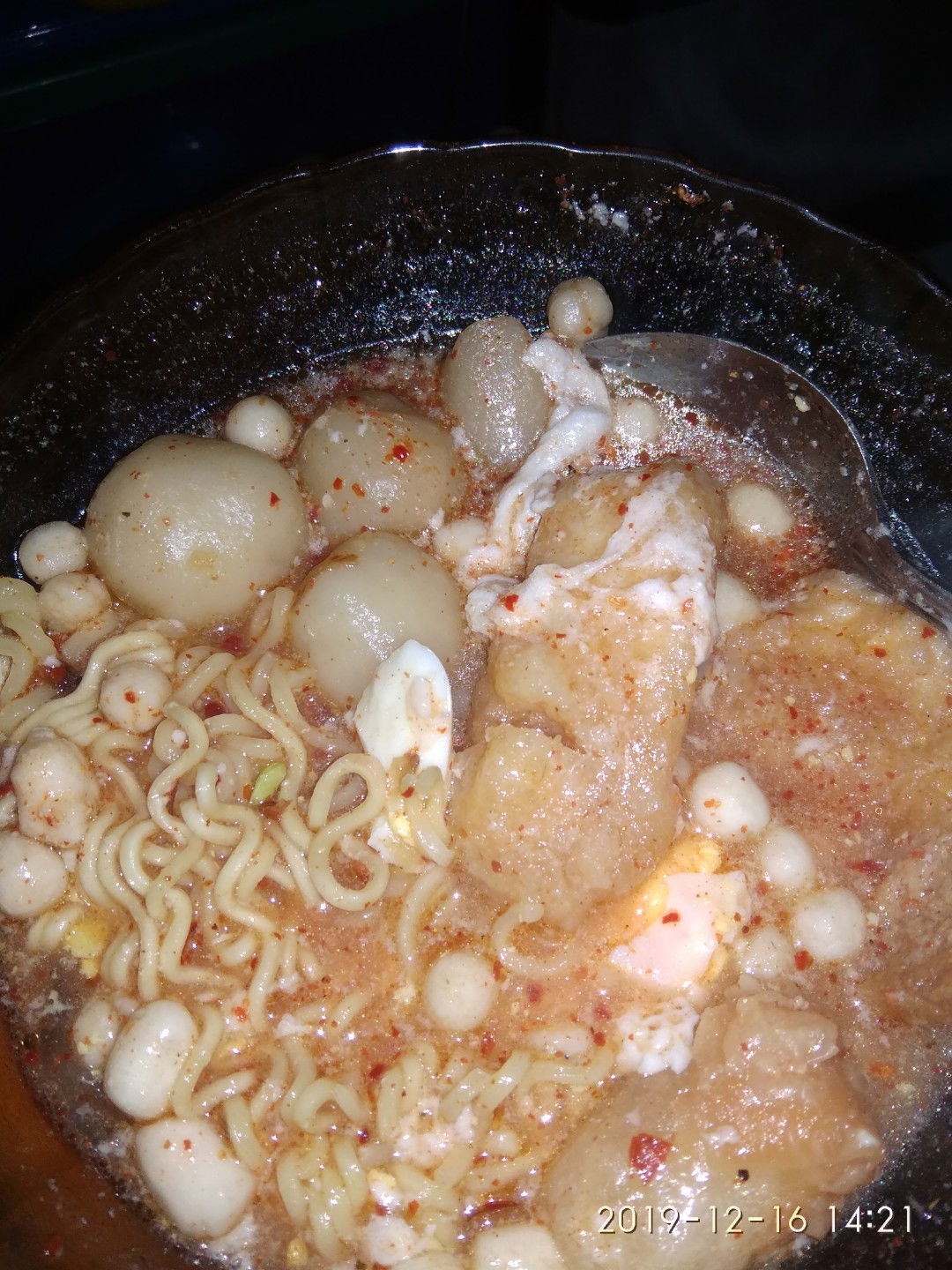 makan baso aci dagangan sendiri?