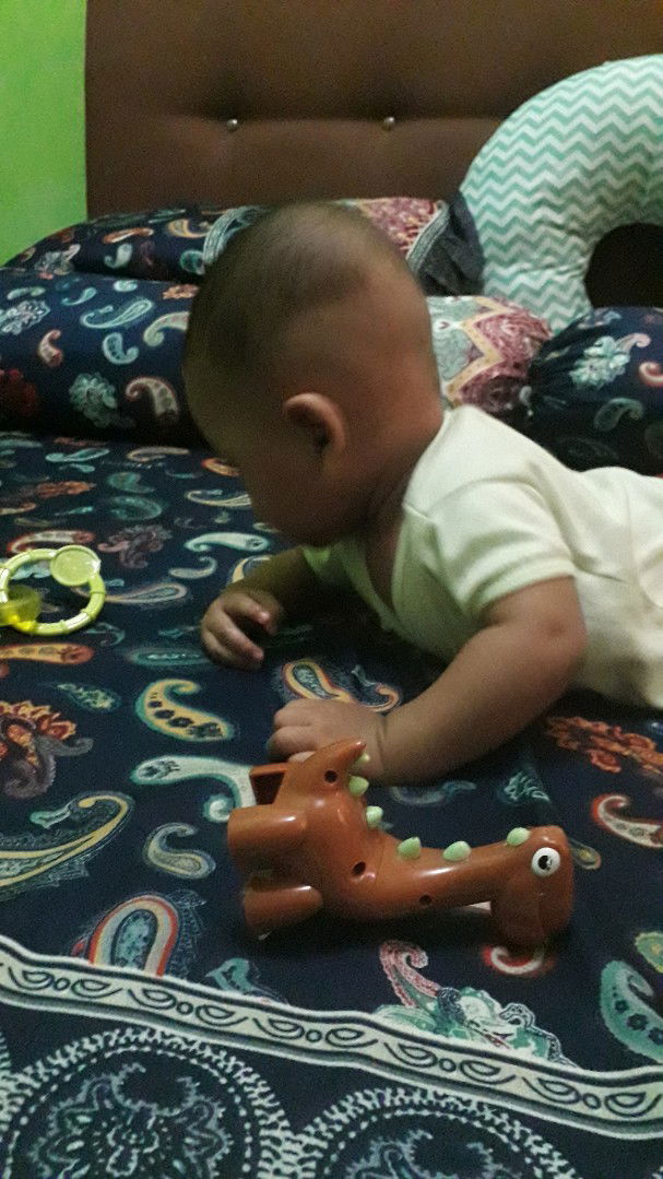 bayi jarang tidur siang yang lama