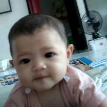 umur 5 bulan apakah bayi sering rewel menjelang tidur??