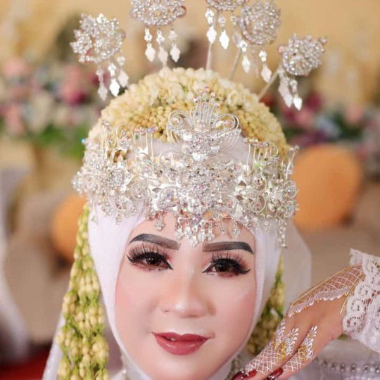 Nesty Kartika Sari profile icon