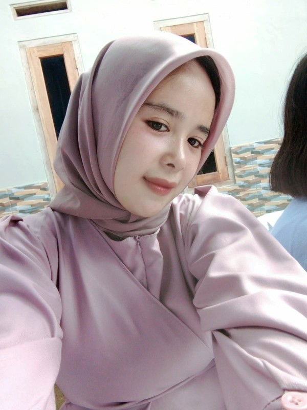 Deyanti Ramadhani profile icon