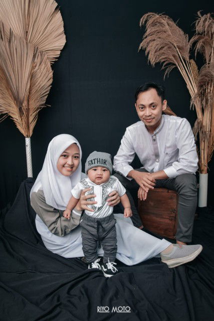 sri wahyuningsih/ummik fathir profile icon