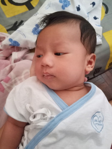 น้องปากลอก